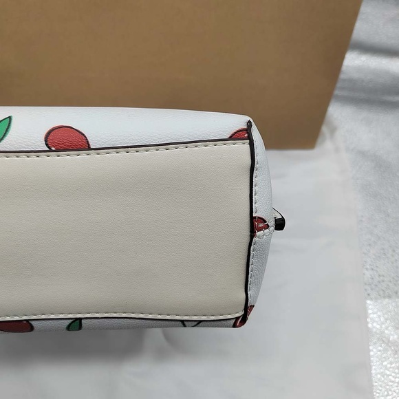 Coach Mollie Bucket With Heart Cherry Print - Picture 9 of 11